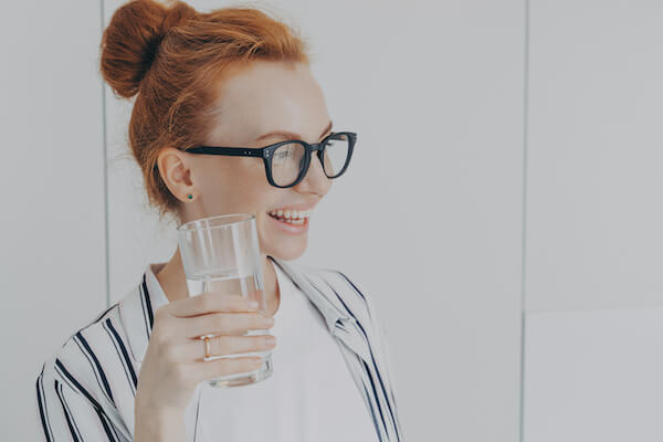 Lower Back Pain Back Pain Stay Hydrated Discs Stay Hydrated Dehydration Can Lead Ounces Of Water Fluids Exercise Drinking Symptoms